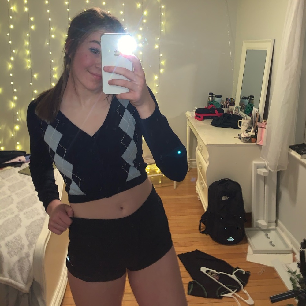 Brandy Melville Elizabeth Sweater